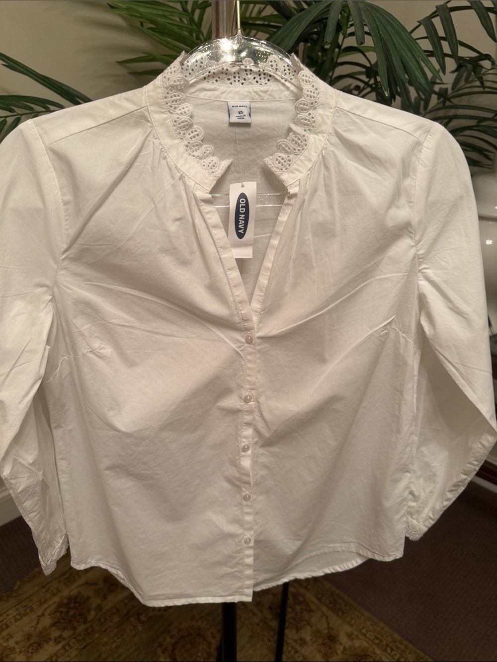 Old Navy White Eyelet-Collar Button-Down Blouse